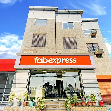 Hotel Fabexpress Grand Almada Bijnaur Exterior foto